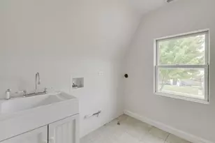 9535 S Fairfield Ave, Evergreen Park, IL 60805 - Photo 19