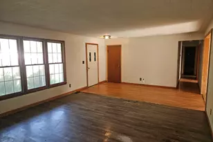 142 Fielder Dr, Salem, IL 62881 - Photo 7