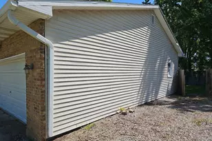 142 Fielder Dr, Salem, IL 62881 - Photo 3