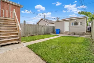 3339 S Bell Ave, Chicago, IL 60608 - Photo 11