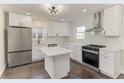6218 W Foster Avenue, Chicago, IL 60630 - Photo 11