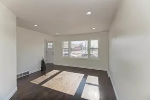 6218 W Foster Ave, Chicago, IL 60630 - Photo 5