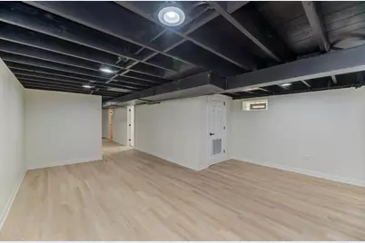 6218 W Foster Avenue, Chicago, IL 60630 - Photo 29