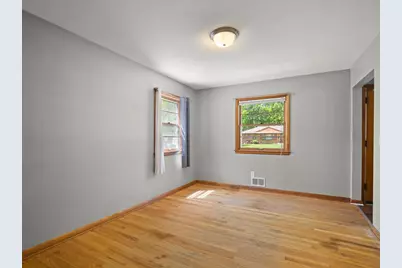 1521 Chelsea Avenue, Rockford, IL 61107 - Photo 11