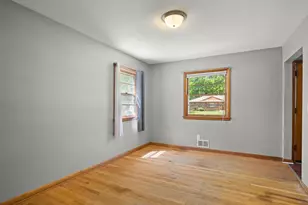 1521 Chelsea Ave, Rockford, IL 61107 - Photo 11