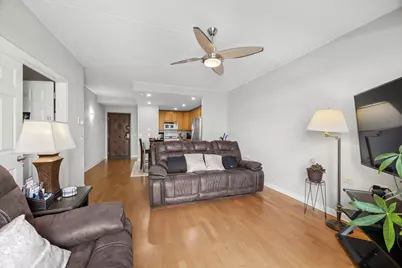 9355 Irving Park Road #401, Schiller Park, IL 60176 - Photo 5