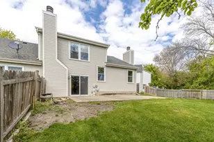 125 Pauline Ave, Buffalo Grove, IL 60089 - Photo 21