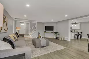 127 N Victory St, Waukegan, IL 60085 - Photo 5