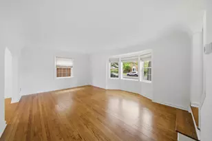 7821 W Thorndale Ave, Chicago, IL 60631 - Photo 3