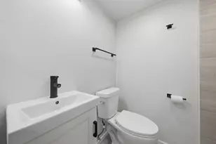 7821 W Thorndale Ave, Chicago, IL 60631 - Photo 21