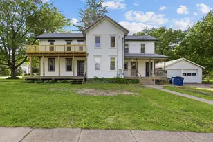 200 W Locust St, Cambridge, IL 61238 - Photo 3