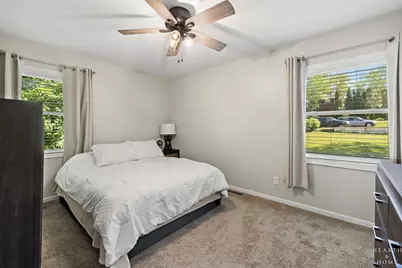 502 E Oak Street, Lake in the Hills, IL 60156 - Photo 17