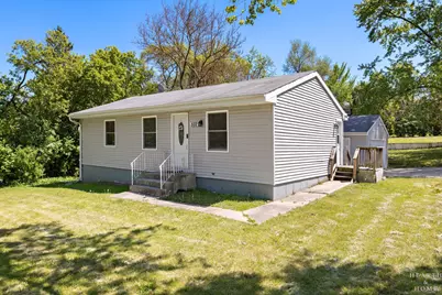 502 E Oak Street, Lake in the Hills, IL 60156 - Photo 1