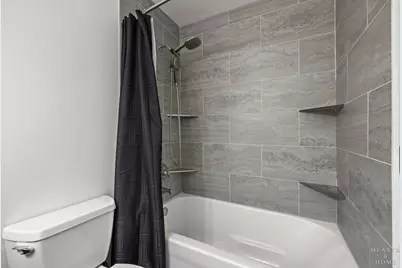 502 E Oak Street, Lake in the Hills, IL 60156 - Photo 21