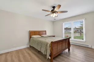 7225 Oxford Cir, Fox Lake, IL 60020 - Photo 11