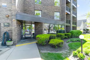 5019 Mulford St, Skokie, IL 60077 - Photo 21