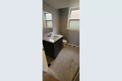 2747 W Lunt Avenue, Chicago, IL 60645 - Photo 9