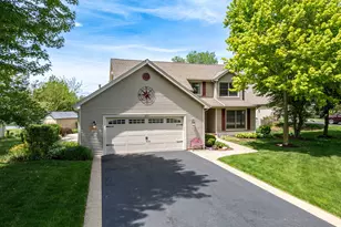 201 Tulip Cir, Island Lake, IL 60042 - Photo 55