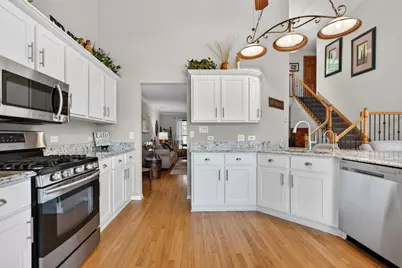 201 Tulip Circle, Island Lake, IL 60042 - Photo 11
