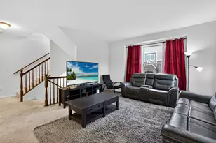 329 Bennett Dr, Carol Stream, IL 60188 - Photo 3