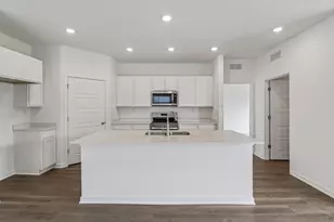 6296 Redwood Trl, Wonder Lake, IL 60097 - Photo 5