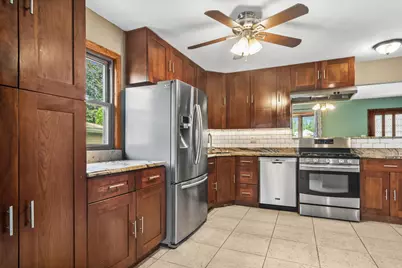 327 W Hawley Street, Mundelein, IL 60060 - Photo 5
