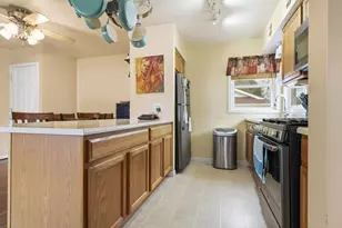 820 S Locust St, Pontiac, IL 61764 - Photo 9