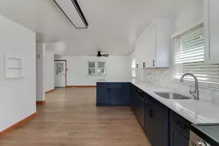 602 W 3rd St, Delavan, IL 61734 - Photo 11