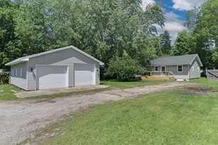 602 W 3rd St, Delavan, IL 61734 - Photo 41