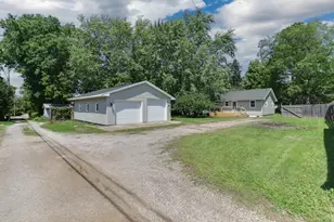 602 W 3rd St, Delavan, IL 61734 - Photo 3