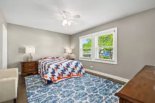 7801 Berkshire Ct, Hanover Park, IL 60133 - Photo 9