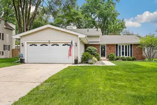 16 S Birchwood Dr, Naperville, IL 60540 - Photo 1