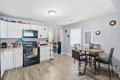 3202 W 67th Street, Davenport, IA 52806 - Photo 7