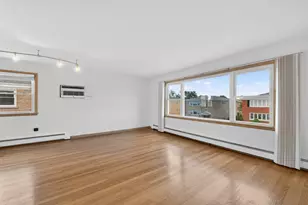 8312 W Summerdale Ave, Chicago, IL 60656 - Photo 9
