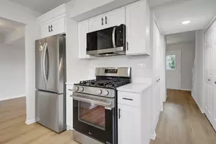 1161 Regent Dr, Mundelein, IL 60060 - Photo 7