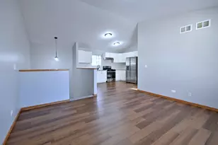 19 E Pineview Dr, Round Lake Park, IL 60073 - Photo 15