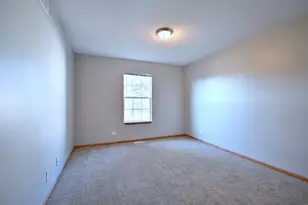 19 E Pineview Dr, Round Lake Park, IL 60073 - Photo 25