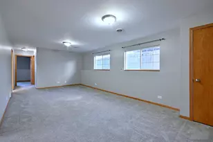 19 E Pineview Dr, Round Lake Park, IL 60073 - Photo 31