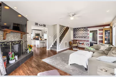 225 N May Street, Hinckley, IL 60520 - Photo 5