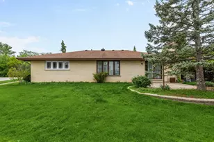 2653 N Bradford Dr, Arlington Heights, IL 60004 - Photo 17