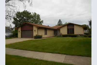 2653 N Bradford Drive, Arlington Heights, IL 60004 - Photo 1