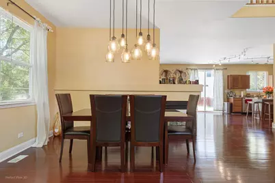 1195 Masters Parkway, Aurora, IL 60506 - Photo 3