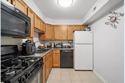 5200 Carriageway Drive #214, Rolling Meadows, IL 60008 - Photo 7