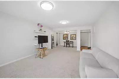 5200 Carriageway Drive #214, Rolling Meadows, IL 60008 - Photo 5