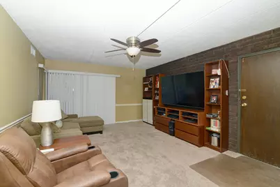 523 Timber Ridge Drive #204, Carol Stream, IL 60188 - Photo 3