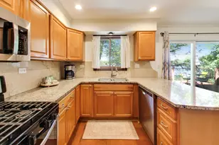 2004 Sprucewood Ln, Lindenhurst, IL 60046 - Photo 13