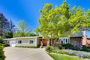 2004 Sprucewood Ln, Lindenhurst, IL 60046 - Photo 1