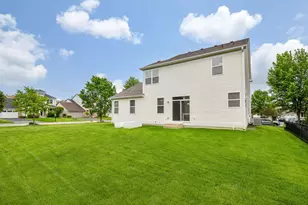 298 Fairhaven Dr, Saint Charles, IL 60175 - Photo 25