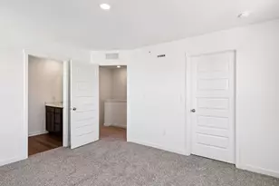 557 Yosemite Wy, Mundelein, IL 60060 - Photo 13