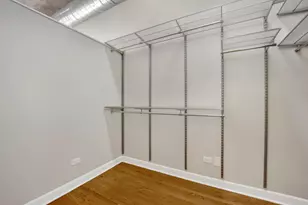 1071 W 15th St, Chicago, IL 60608 - Photo 17